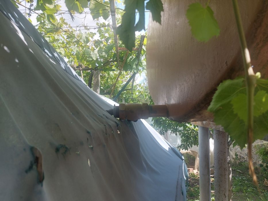 Цистерна с кран .