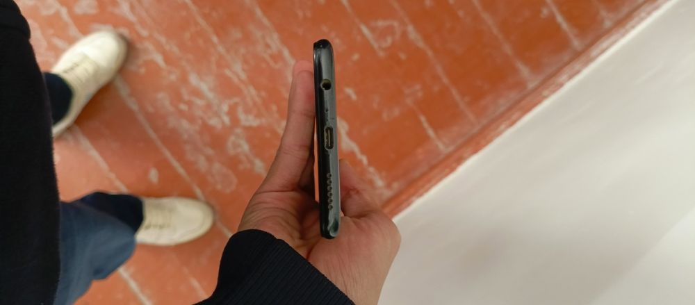 Samsung A20s sotiladi