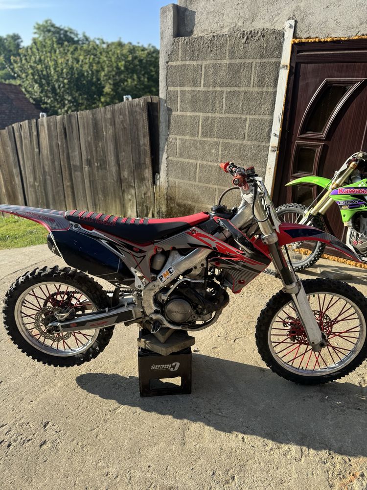 Vand sau schimb honda crf 250r 2012