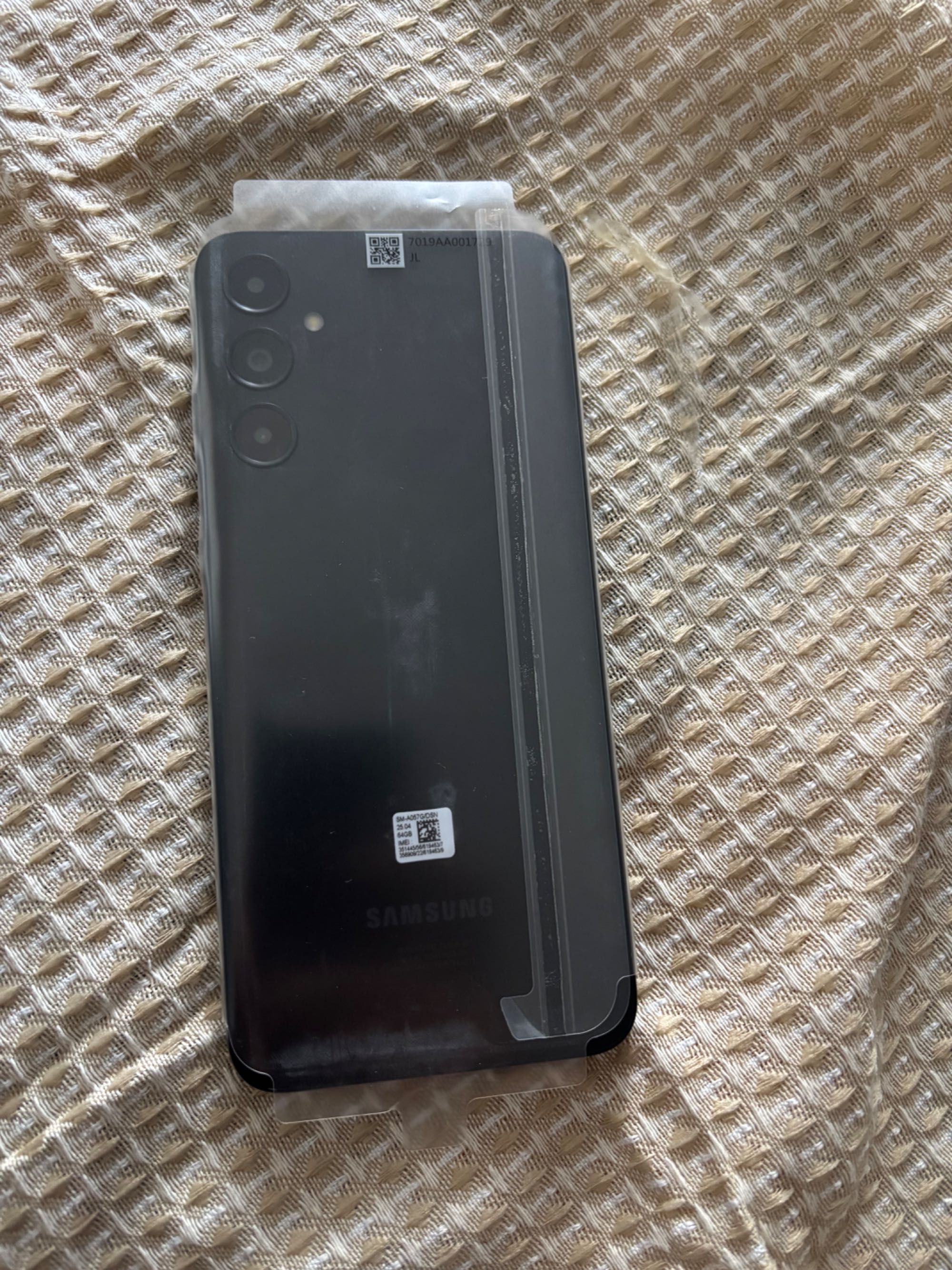 Samsung a05S 64gb черен-НОВ