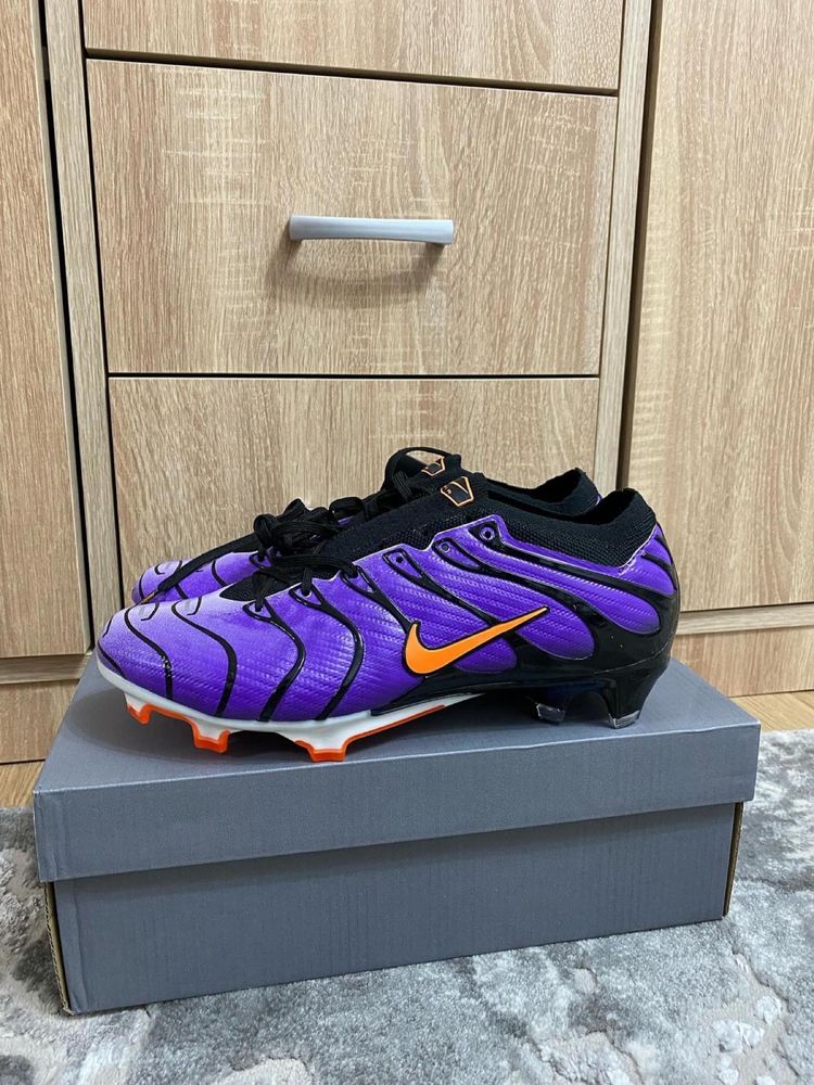 Ghete fotbal nike vapor 15 X air max plus marime 41