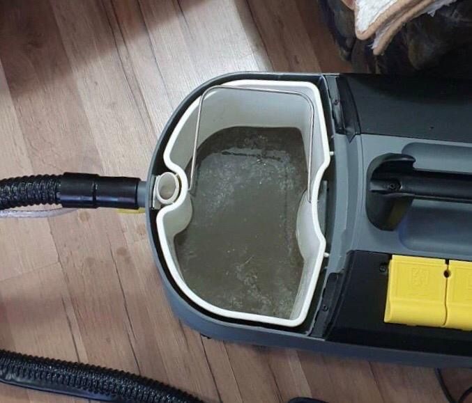 Închiriez aspirator profesional – Kärcher Puzzi 10/1