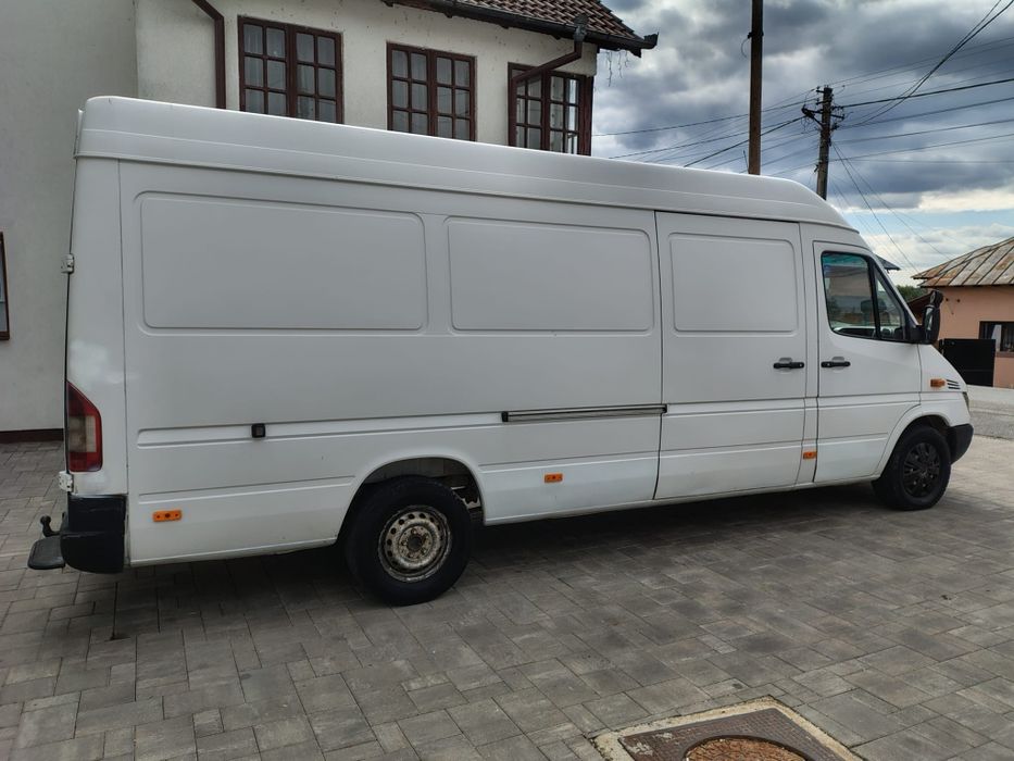 Vând Mercedes sprinter