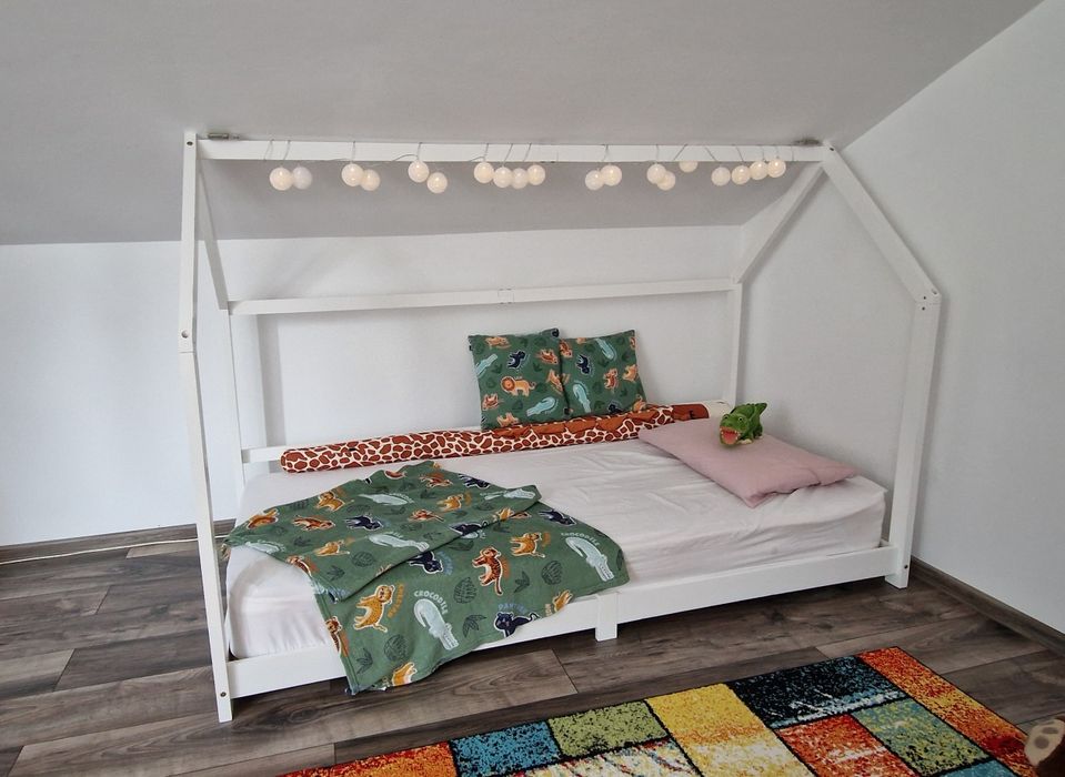 Pat Montessori tip căsuță 200×90, saltea (ca nouă)