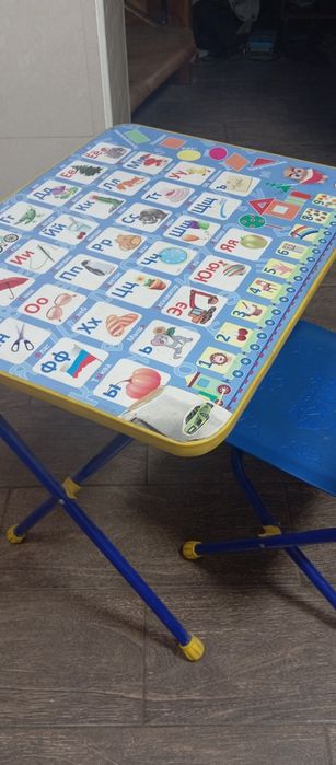 Продам детский столик и стульчик