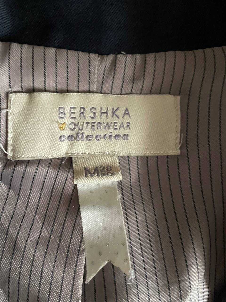 Дамско сако Bershka в тъмно синьо