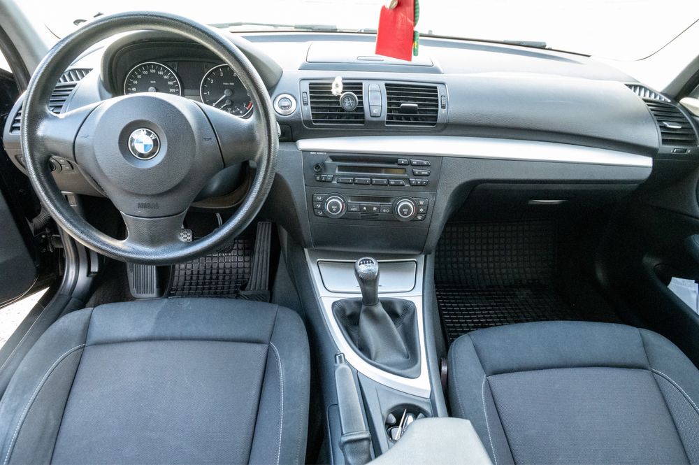Vand BMW seria 1 benzina cu km reali