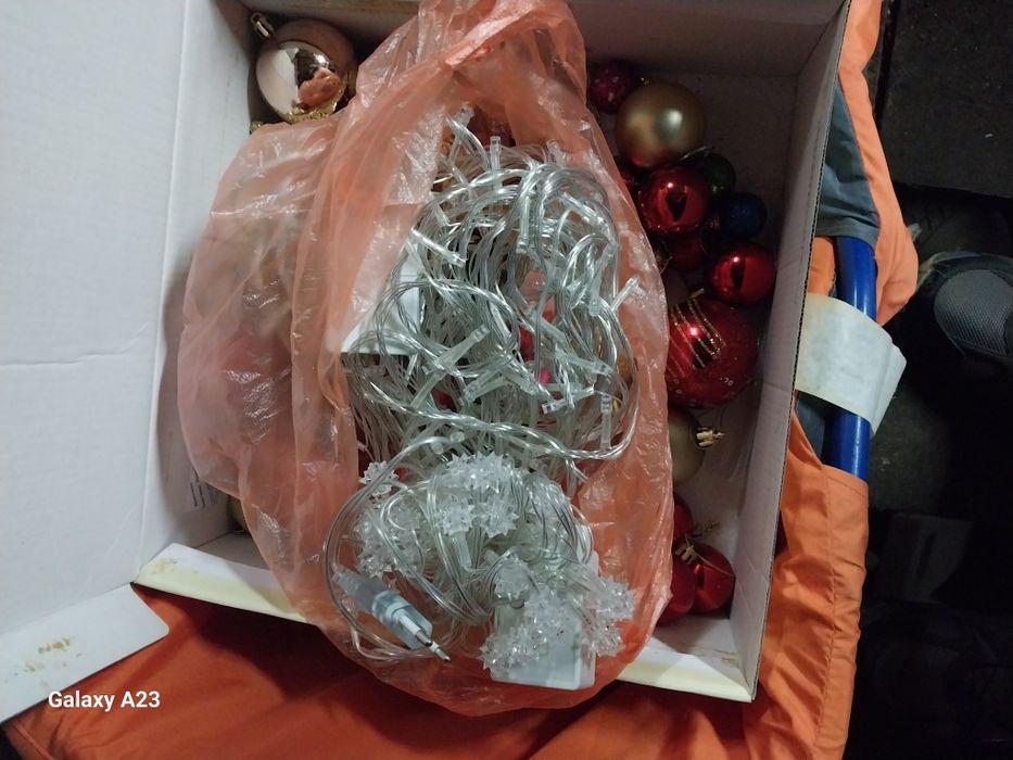 Продам ёлку искусственную