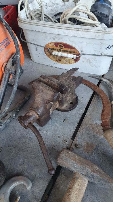 Продам тиски СССР