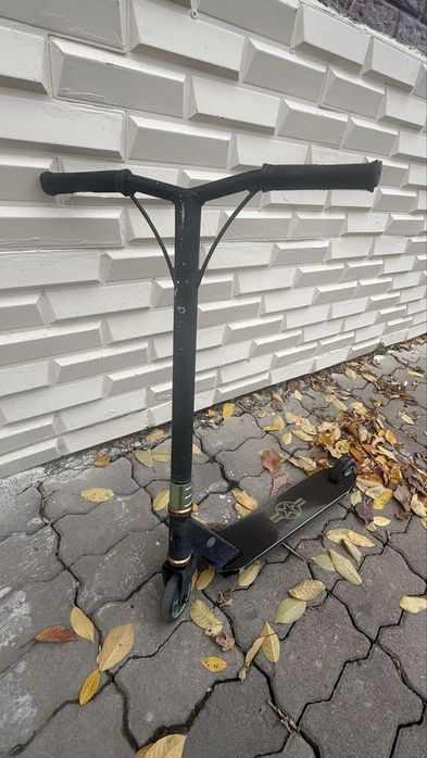 продам трюковой самокат за пол цены