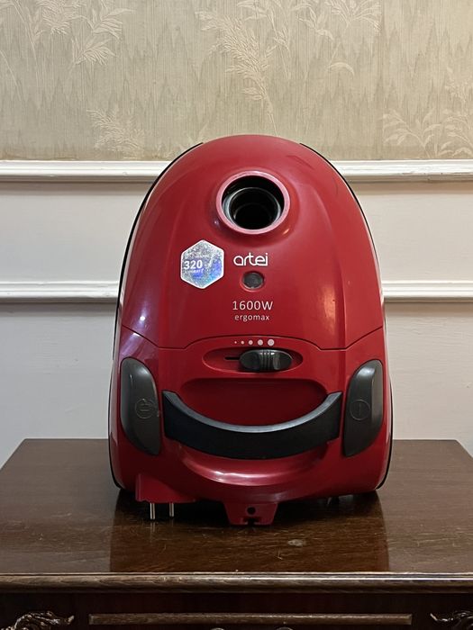 Пылесос Artel VCB0316RED