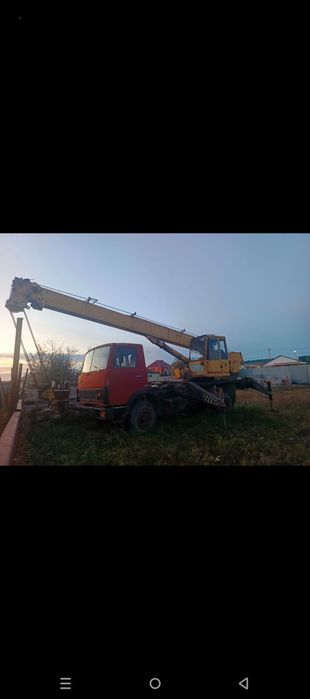 Автокрановщик Приму на постоянную работу автокрановщика