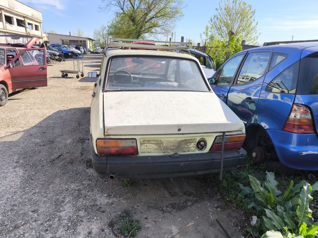 Dezmembrez Dacia 1310