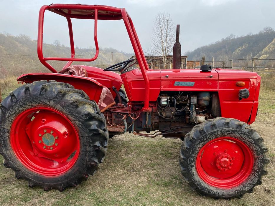 Remorcă și tractor