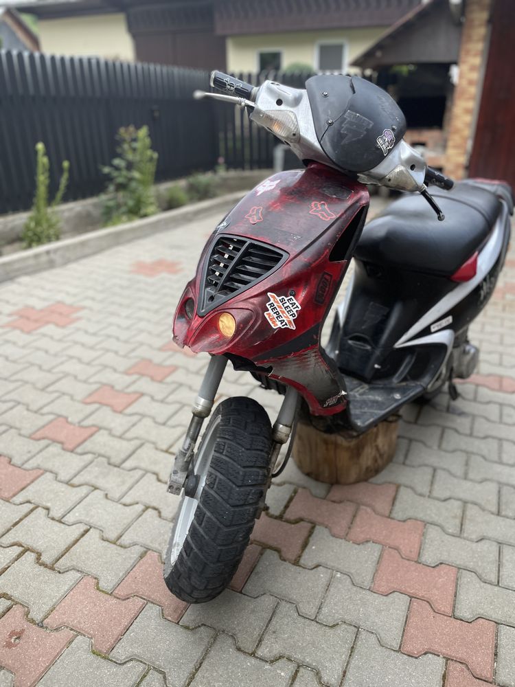 Se vinde scuter piaggio ,cu acte