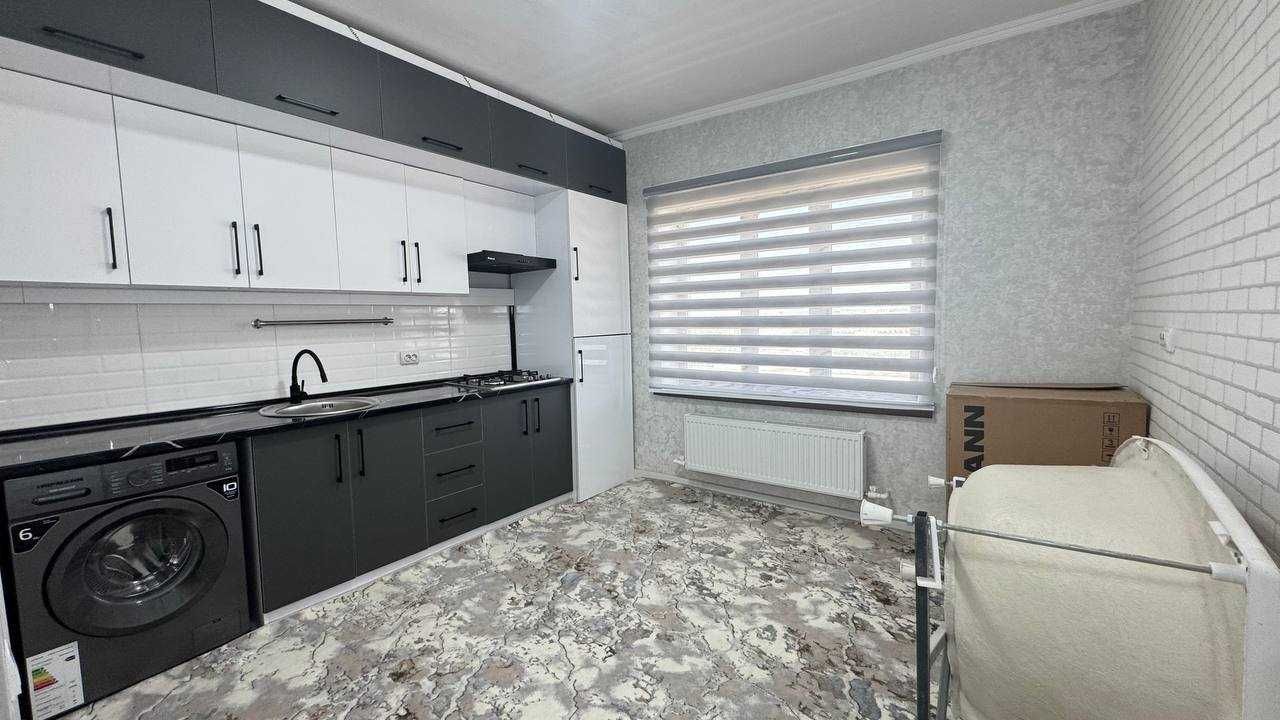 Фрунзиский 2 хонали янги қурилган квартира сотилади.ID: 1159