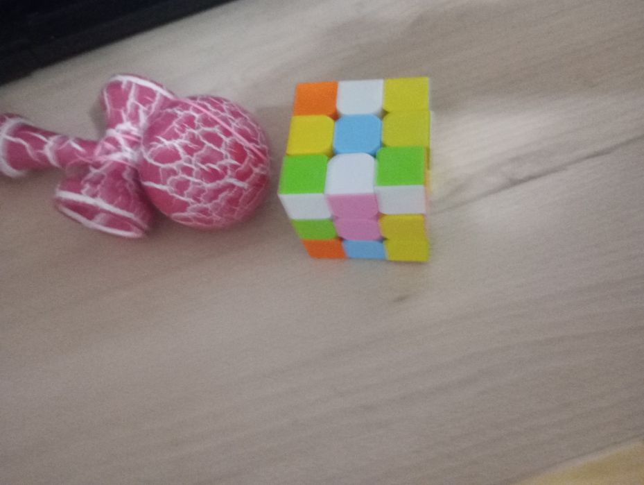 Cubul Rubi colorat și elegant