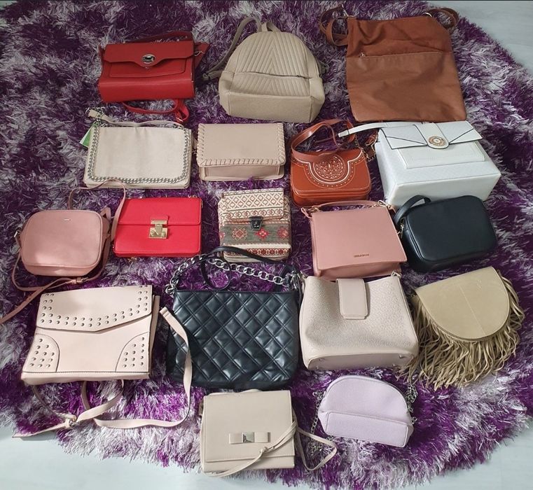 Geanti de dama noi sau purtate o data