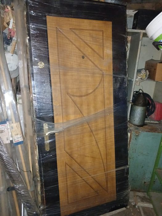 Ușa de fier de exterior cu tot cu toc