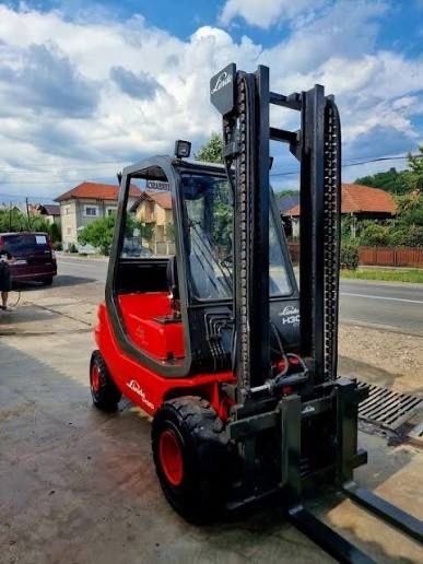 Vand / inchiriez stivuitoare 1,6t palna la 12 tone