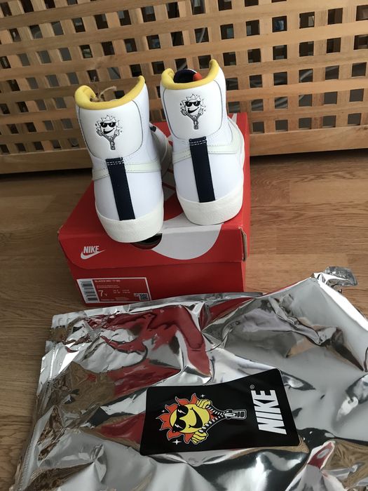 Nike Sneakers Blazer Mie 77 Bg Jordan Adidas Yeezy Boost Versace Air