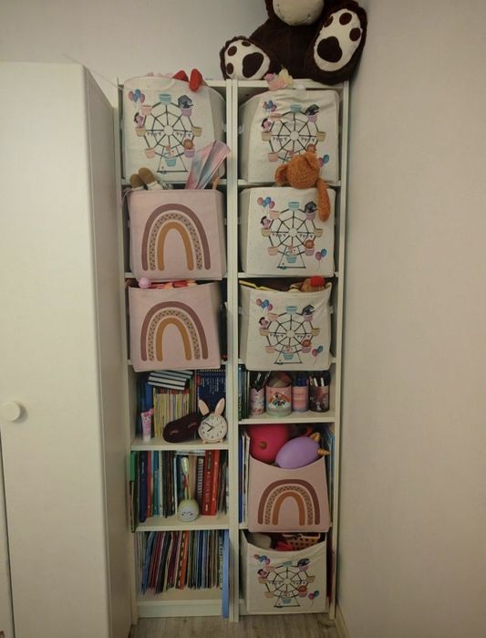 Vând două dulapuri etajere cu 6 compartimente ikea biblioteca