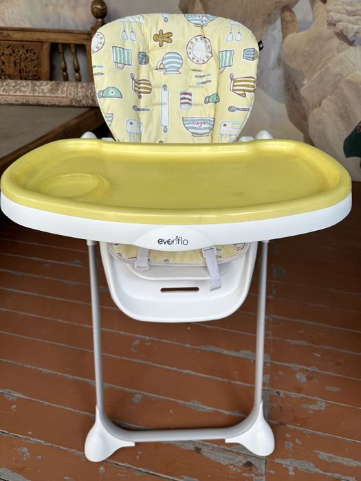 Детский стульчик для кормления