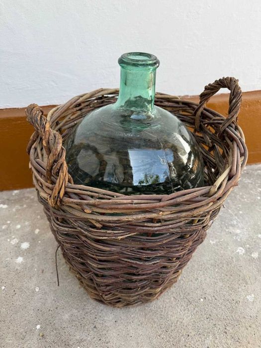 Продам,стеклянные бутыли 20л в хорошем состоянии. Г.Аккурган.