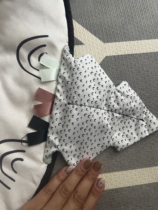 Активна гимнастика Tiny Love черно и бяло с кутия