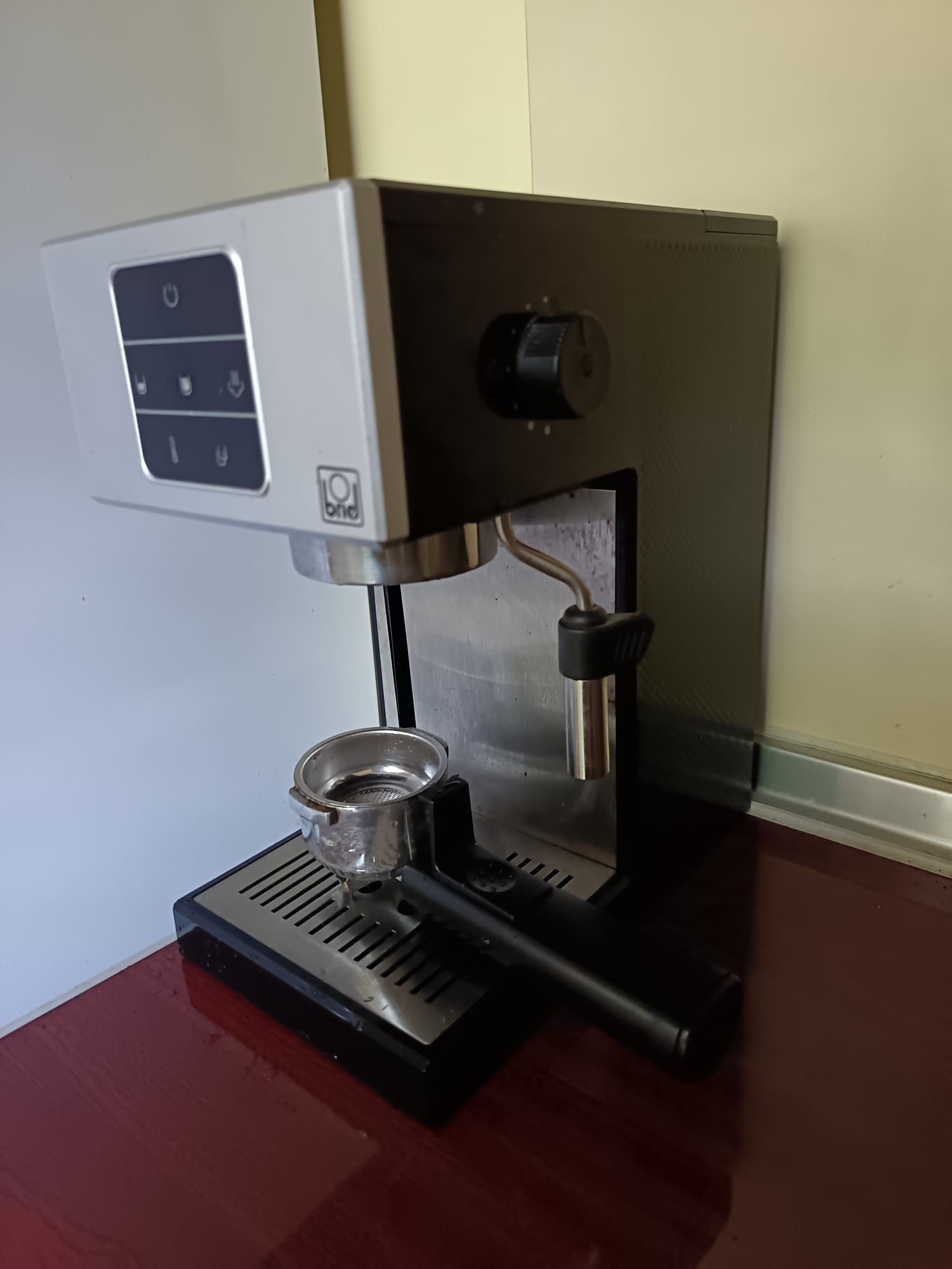 ПРОДАВА  Кафемашина еспресо Briel AS03 PRETA, 1000W, 20 bar, черен
