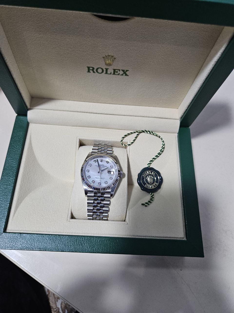 Rolex часы продаю оригинал , читайте описание