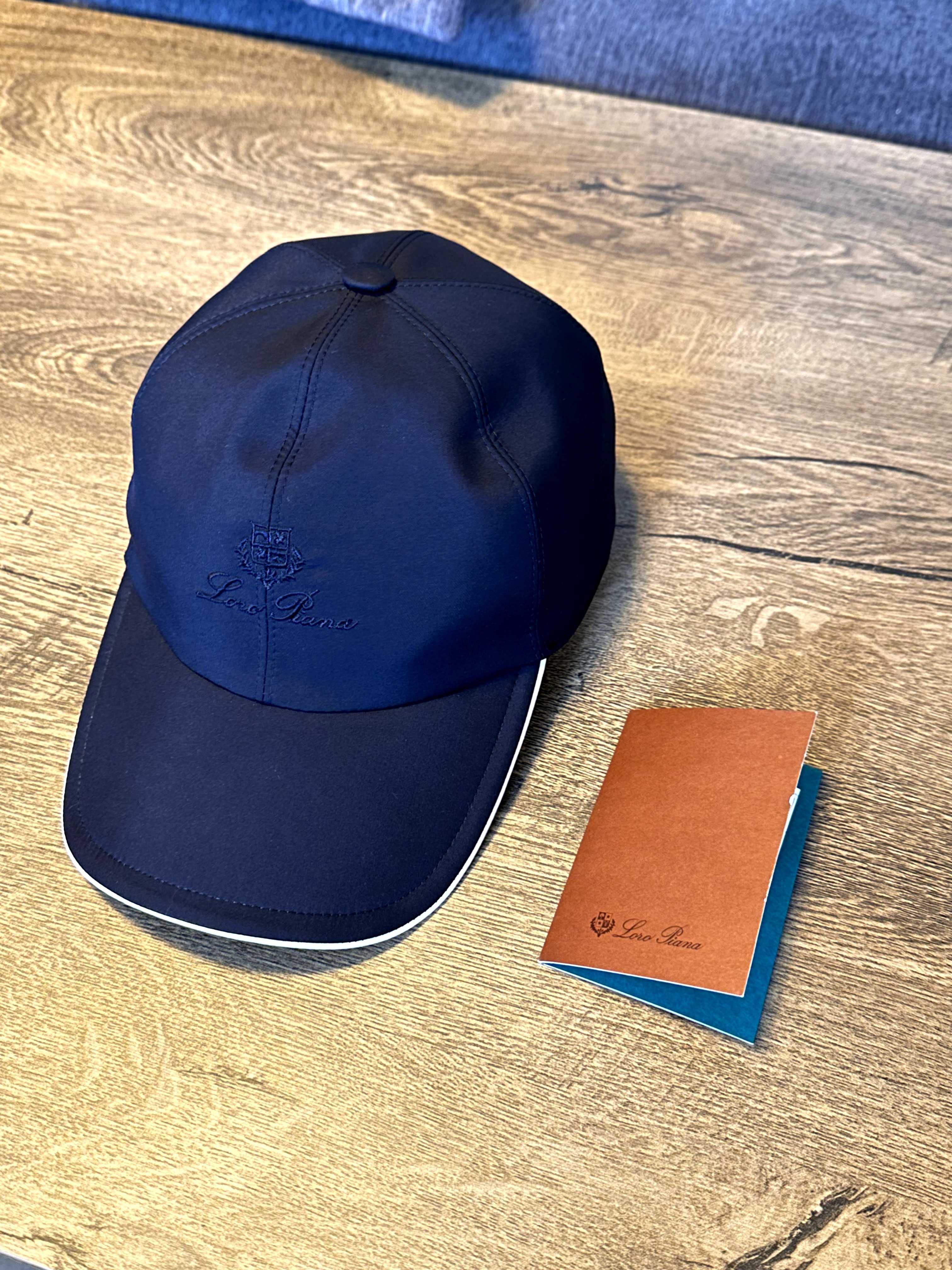 Продавам оригинална шапка Loro Piana