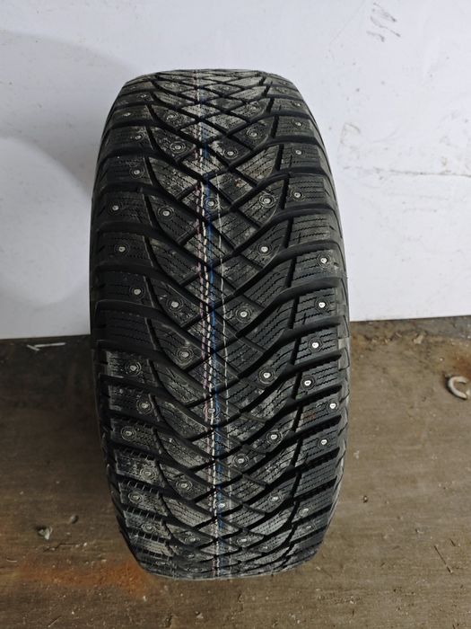 Зимние шипованные шины Goodyear Ultra Grip Arctic 2 SUV 265/65 R17