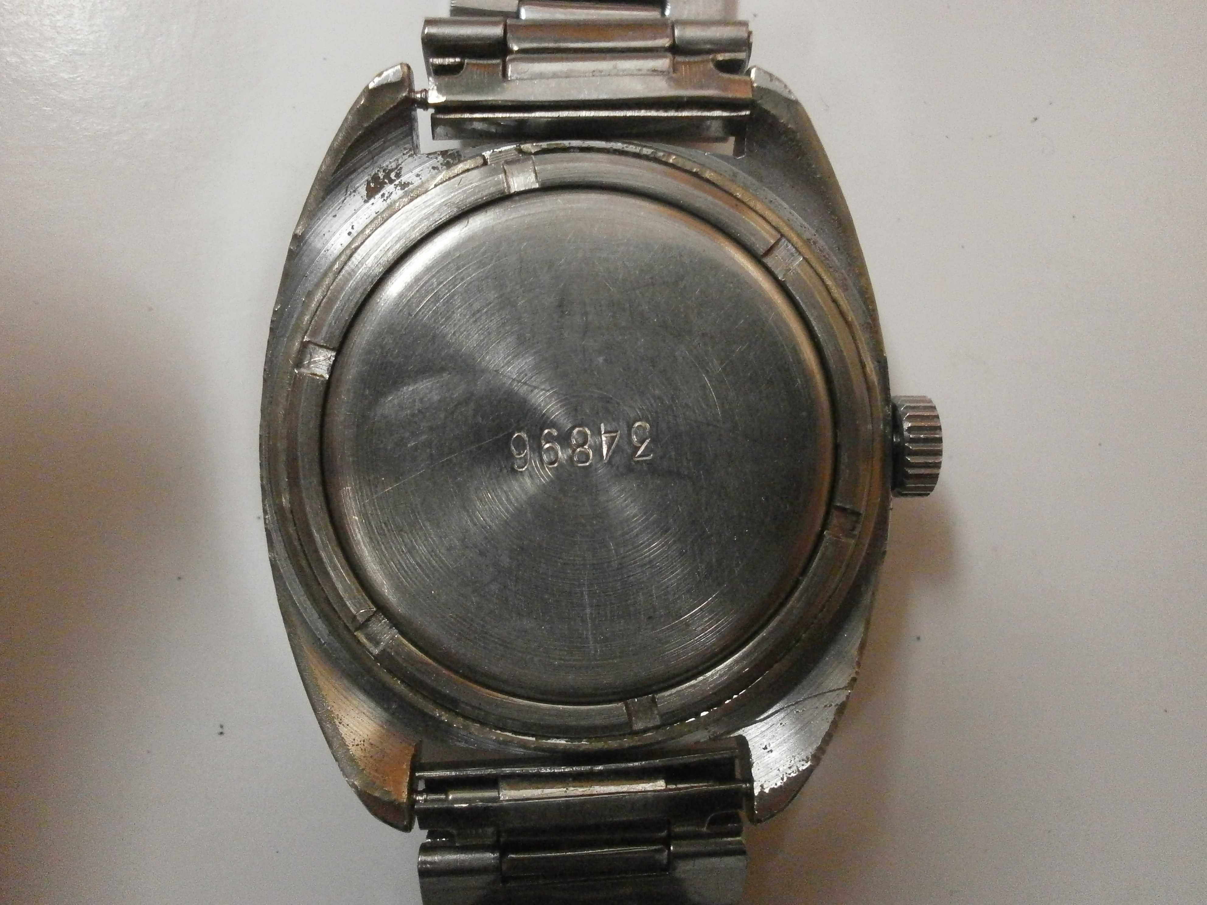 RAKETA cal. 2614 H, made in USSR, case 35,5mm, quick set date