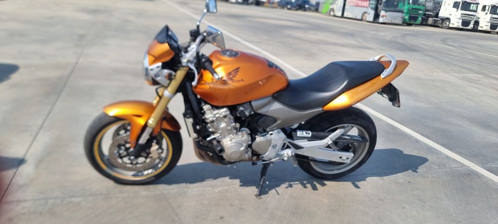 Honda pc36 ,cfmoto mt700, Suzuki A2 500gs