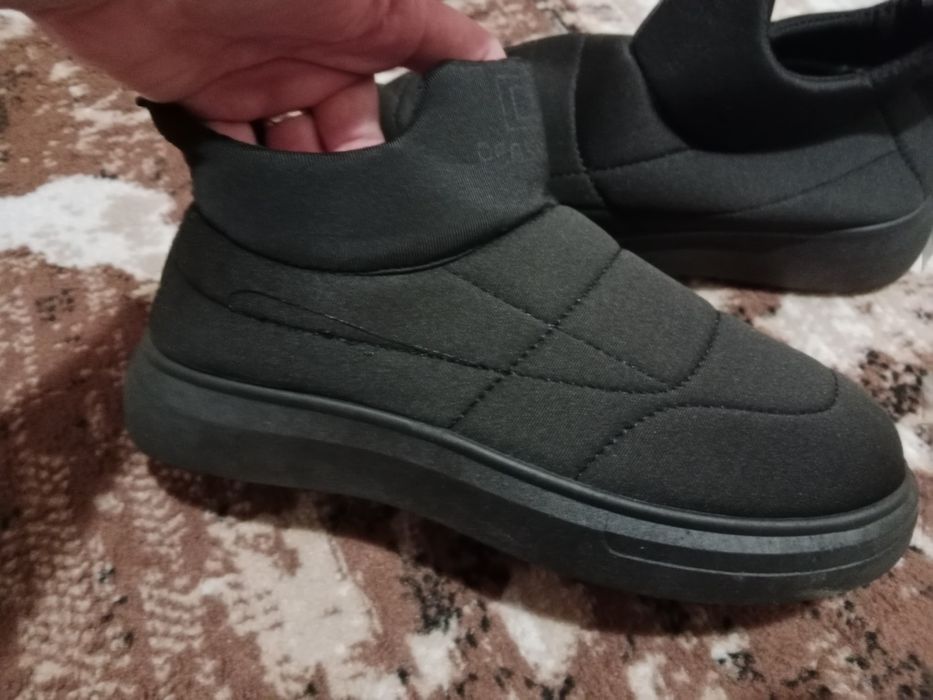 Продам новые осенние ботинки