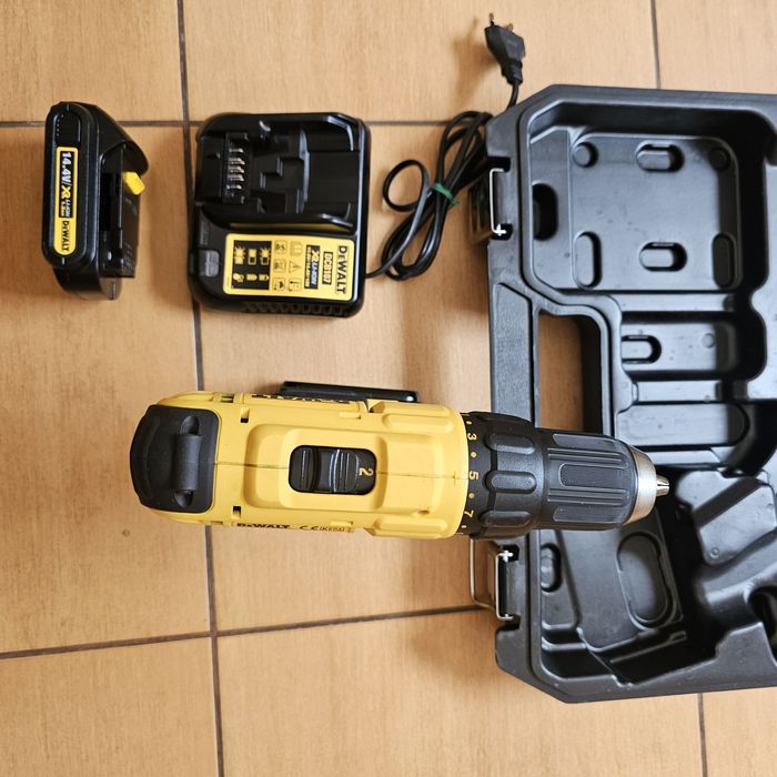 Mașină gaurit însurubat professionala DeWalt DCD 734 C2