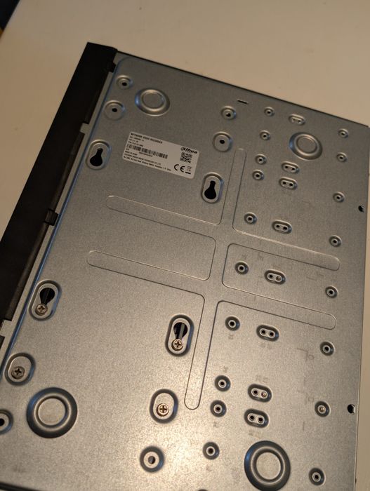 NVR Dahua 4 canale cu Hard Disk 1TB inclus