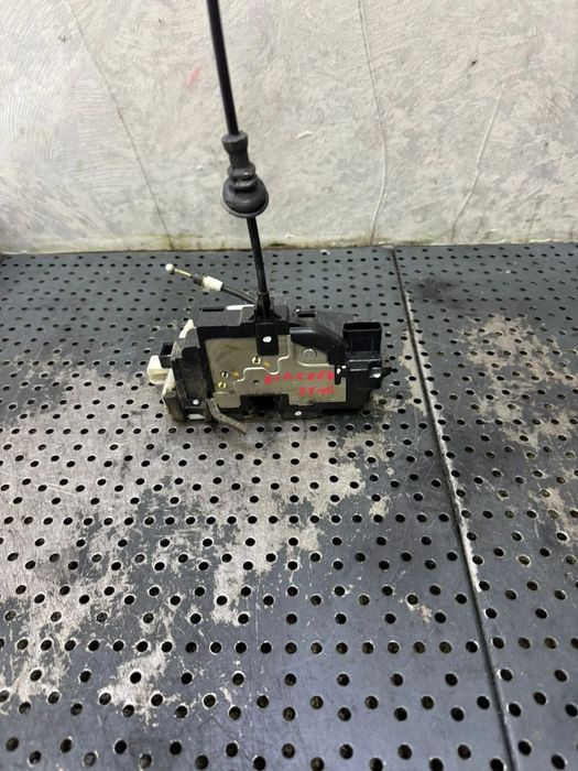 Broasca usa stanga fata kia ceed 1 ed