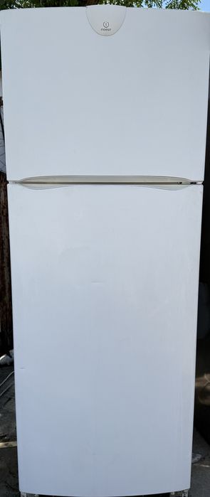 Frigider cu 2 usi Indesit R 45 NF L, No frost,189 cm
