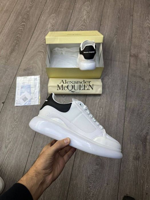 Adidași Alexander McQueen