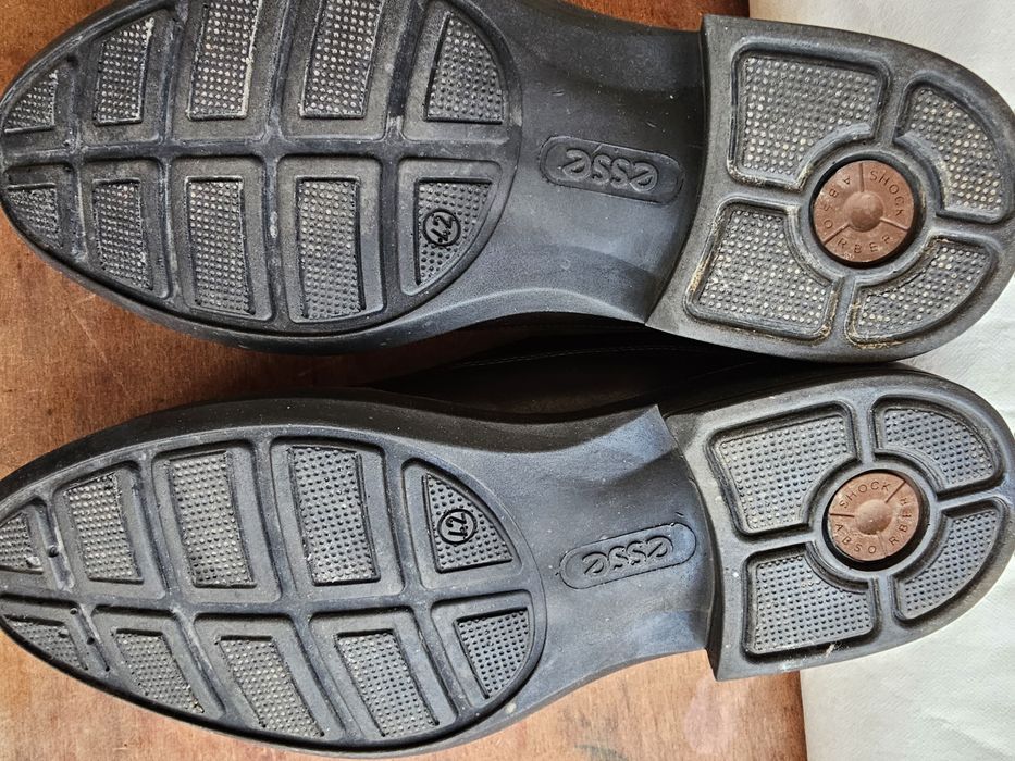 Мужские кожаные туфли 42 размера, фирма ESSE