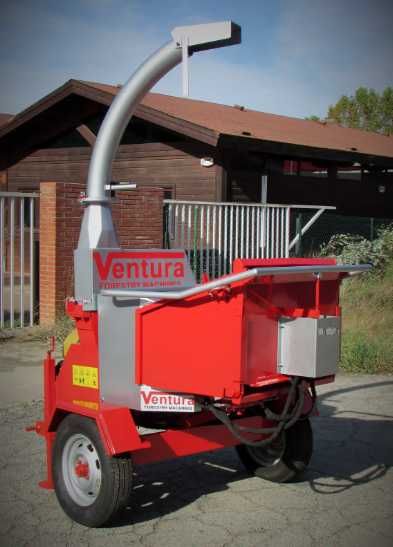 Tocatoare PROFESIONALE de crengi si resturi vegetale deplasabila