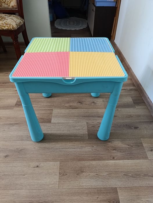 Продам столик для ЛЕГО бэушную