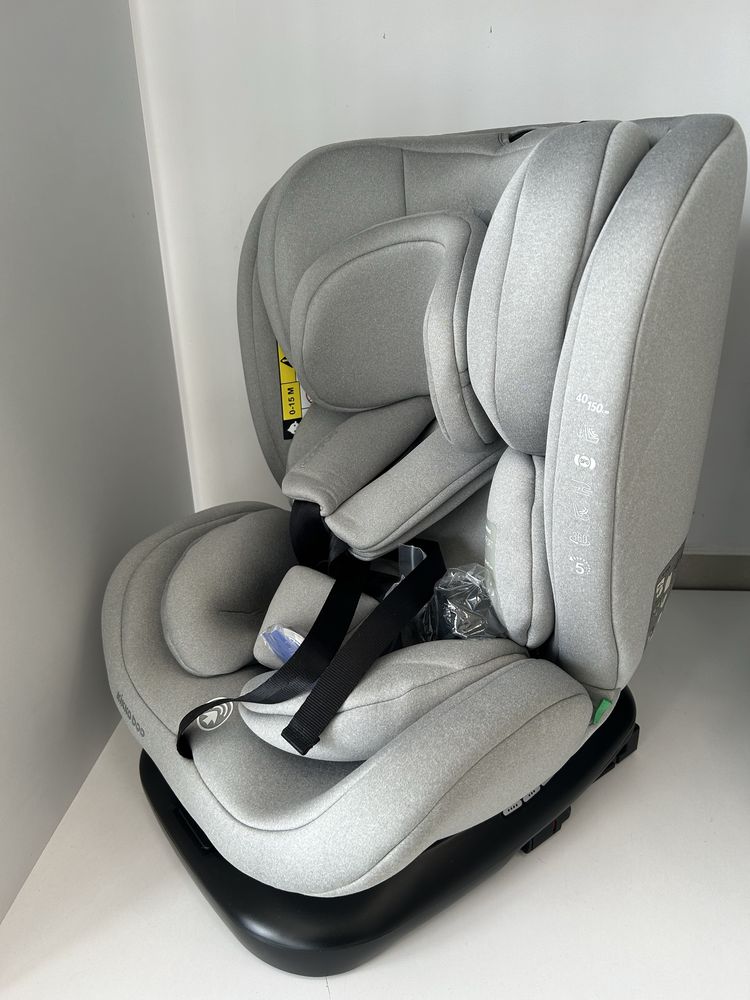 Стол за кола i-comfort i-size isofix 360’въртене