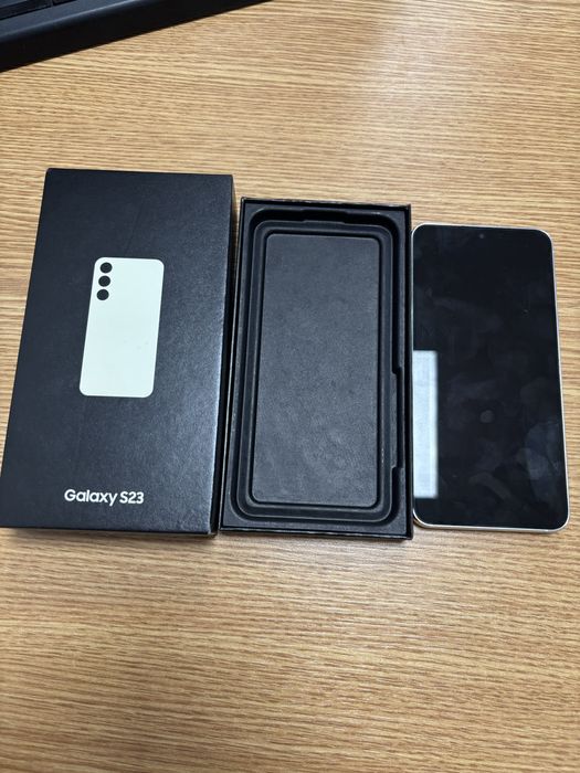 Vand Samsung Galaxy S23 256 Gb Fullbox impecabil