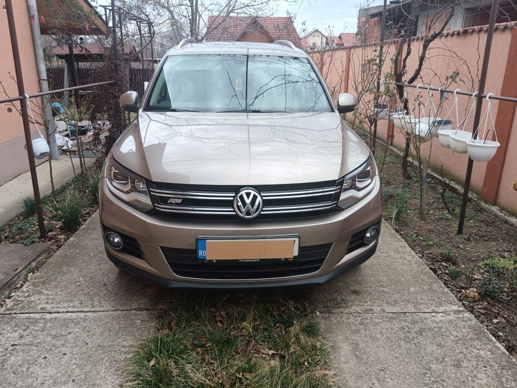 VW Tiguan R-LINE