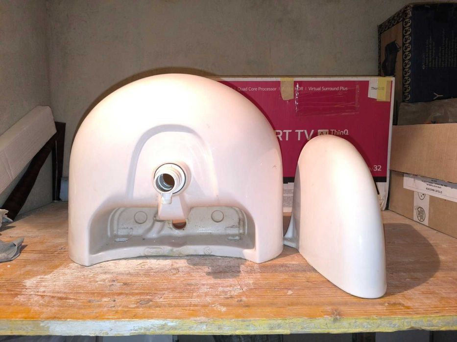 продавам комплект умивалник с конзола за баня