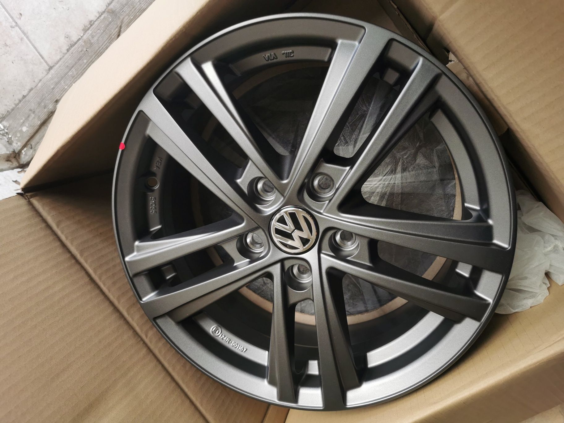 Vand jante de aliaj pentru vw pe 16 marca Oxxo gunmetal