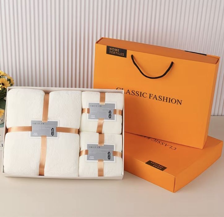 Набор полотенец в коробке и пакете